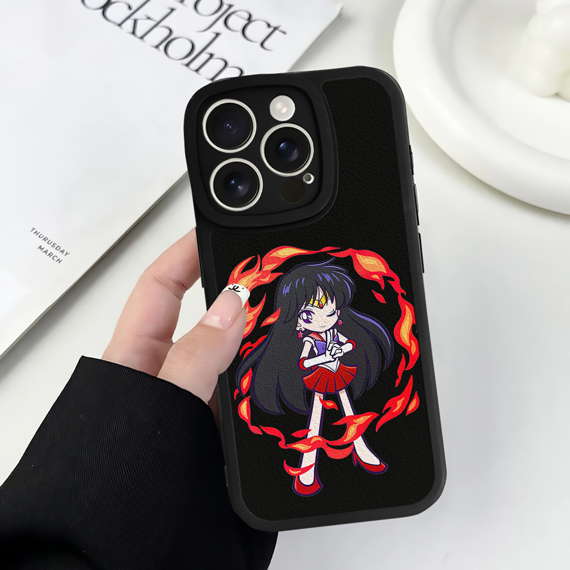 （画像用） 美少女戦士セーラームーン 火野レイ ひの レイ Sailor Moon Hino Rei （セーラーマーズ,Sailor Mars） 【iPhone 16シリーズ対応】シリコンスマホケース（レザー調） 材質：シリコン